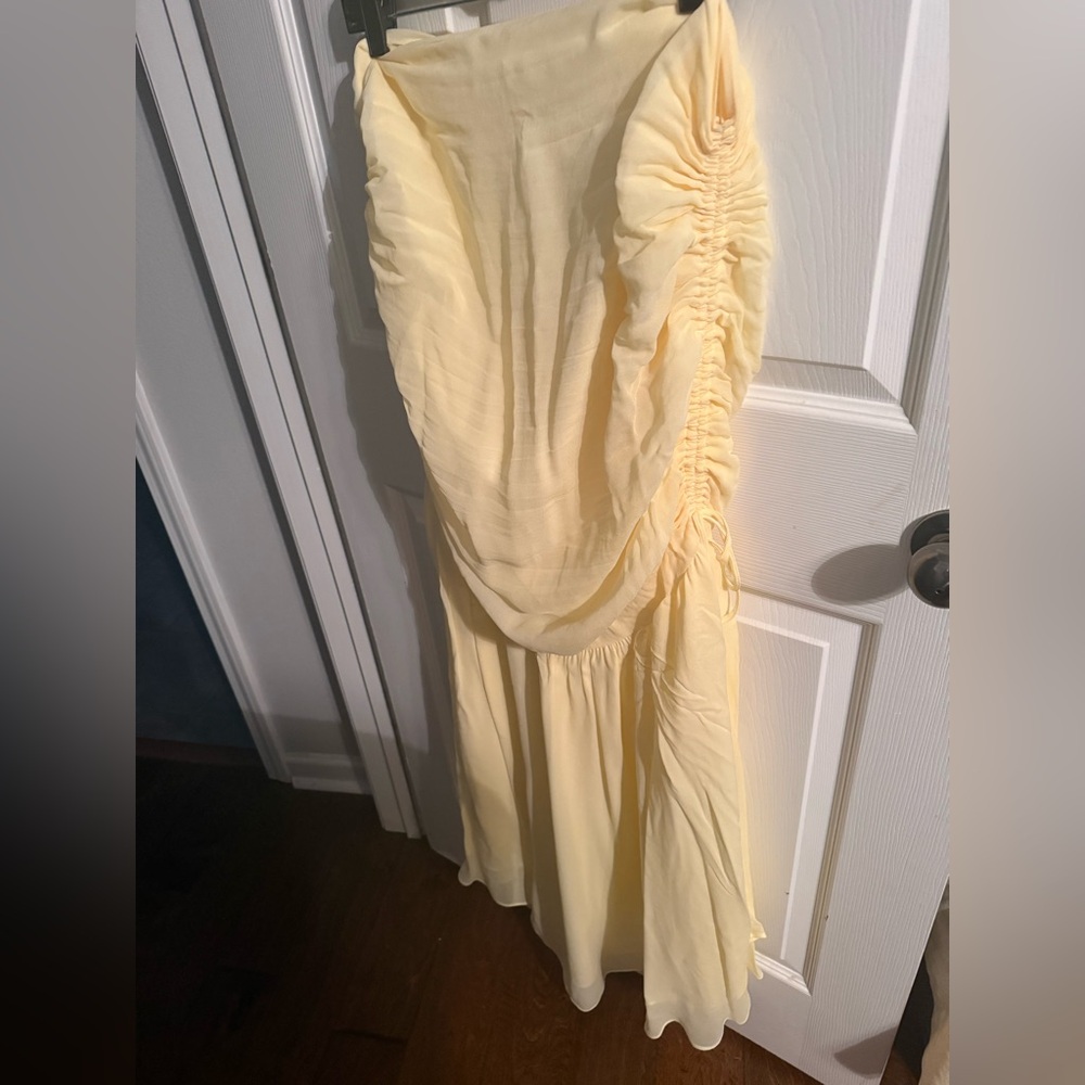 Elegant Yellow Ruched skirt NWT